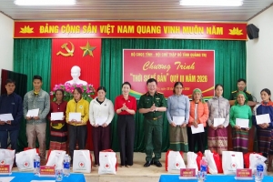 Quảng Trị: Ấm áp chương trình “Thời sự về bản” nơi biên cương Hướng Phùng