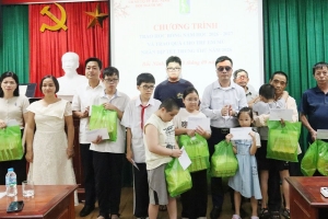 Bắc Ninh: Vui Tết Trung thu cùng trẻ em bị khiếm thị