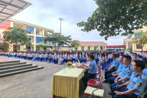 Tuyên truyền phòng, chống thuốc lá điện tử cho hơn 1.300 học sinh Trường THCS Nghĩa Lộ