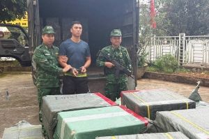 Lào Cai: Phát hiện vụ vận chuyển 21.000 bao thuốc lá nhập lậu
