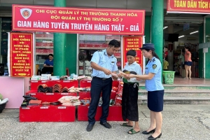 Thanh Hóa: Mang "gian hàng thật - giả" lên vùng cao giúp đồng bào dân tộc nhận diện hàng nhái