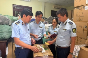 Bắc Ninh: Đột kích cửa hàng Quang Bếu, thu giữ hơn 700 bao thuốc lá ngoại không rõ nguồn gốc