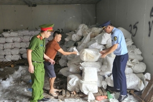 Lạng Sơn phát hiện 1,1 tấn chân gà không rõ nguồn gốc