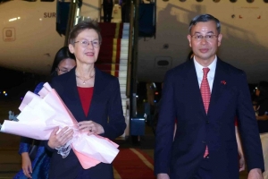 Thủ tướng Công quốc Liechtenstein Brigitte Haas đến Hà Nội, bắt đầu thăm chính thức Việt Nam
