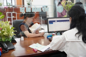 Thưởng hiệu quả công việc cố định hằng tháng có phải đóng BHXH bắt buộc?