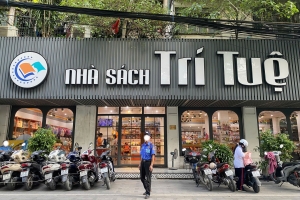 Nhà sách Trí Tuệ tại Hà Nội: Ghi nhận những khoảng trống thông tin trên nhãn hàng hóa