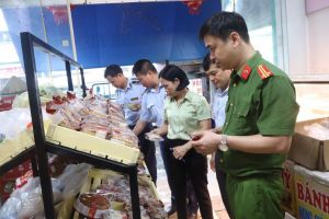 Hưng Yên: Tăng cường kiểm soát thị trường thực phẩm, xử lý 14 vụ vi phạm