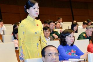 Trả lời chất vấn, Bộ trưởng Phùng Xuân Nhạ xin phép “gửi bằng văn bản”