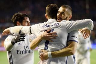 Hạ gục Osasuna, Real đòi lại ngôi đầu bị Barca tạm chiếm