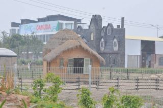 Phim trường Santorini Park vẫn “chềnh ềnh” bất chấp lệnh “trảm”