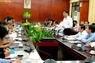 Tìm biện pháp “giải cứu” cho ngành chăn nuôi heo