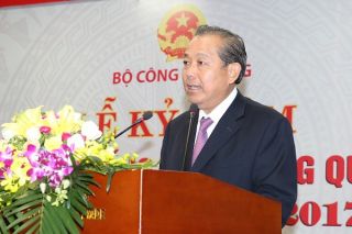 Đấu tranh chống buôn lậu: Xử lý nghiêm cán bộ sai phạm