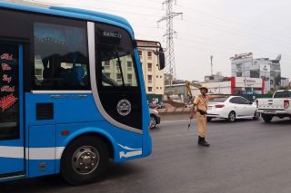 Hà Nội: Vi phạm quy định trong kinh doanh vận tải 20 xe khách bị thu hồi phù hiệu