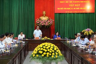 Hà Nội: Gặp mặt các văn nghệ sỹ, trí thức nhân Ngày Giải phóng Thủ đô