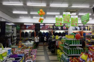 Nhiều mặt hàng thiết yếu tăng giá