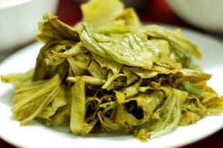 Dưa muối: Lợi - hại thế nào?