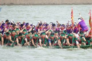 Giỗ Tổ Hùng Vương 2018: Hội bơi chải Việt Trì mở rộng - Ngoạn mục "đường đua"