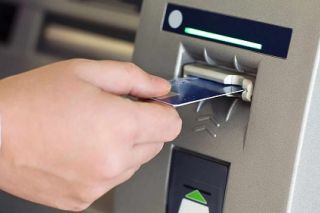 Dịp 30/4: Cảnh giác với tội phạm liên quan tới ATM