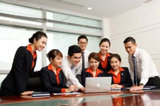 “Đổi chủ” ghế nóng: Hướng đến chuẩn mực quốc tế?