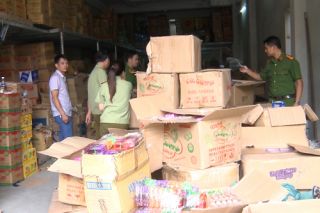 Thanh Hóa: Kiểm tra phát hiện gần 1 tấn hàng hóa không rõ nguồn gốc