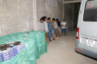Phát hiện, bắt giữ 6 đối tượng vận chuyển 2.700 cây thuốc lá lậu