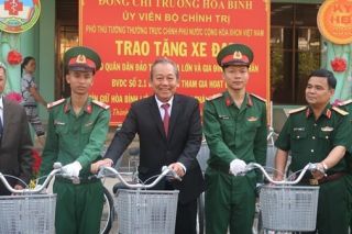 Phó Thủ tướng thăm bệnh viện Quân y 175 nhân kỷ niệm ngày Thầy thuốc Việt Nam