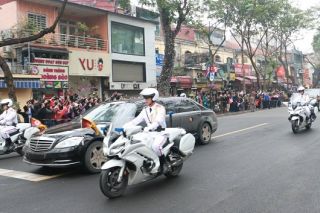Người dân Hà Nội đón chào Donald Trump và Kim Jong Un