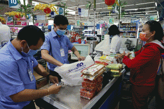 Hệ thống bán lẻ áp dụng các biện pháp phòng chống bệnh COVID-19