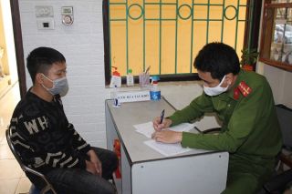 Hải Dương: Khởi tố đối tượng cướp máy đo thân nhiệt