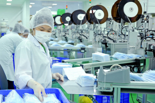 IMF dự báo kinh tế toàn cầu giảm 4,9% trong năm 2020