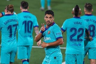 Đè bẹp Villarreal, Barca tiếp tục bám đuổi Real Madrid