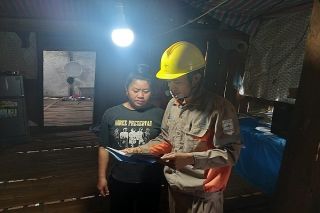 Điện lực Sơn La cải tạo, sửa chữa miễn phí hệ thống điện trong nhà cho hơn 300 hộ nghèo