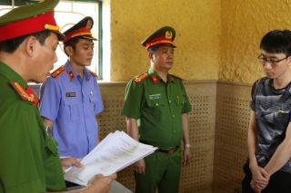 Quảng Bình: Khởi tố một nhân viên ngân hàng chiếm đoạt 15 tỷ đồng