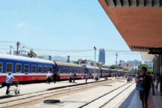 Tạm dừng chạy một số chuyến tàu khách để tránh bão số 9