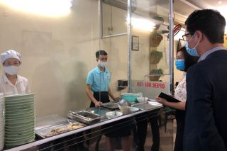 Hà Nội tăng cường kiểm tra, siết chặt bảo đảm an toàn thực phẩm dịp cuối năm