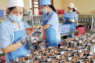 Tăng cường kiểm tra công tác an toàn thực phẩm trên địa bàn huyện Quốc Oai