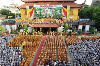 Tập trung chống dịch COVID: Bộ Văn hoá yêu cầu tạm dừng các lễ hội