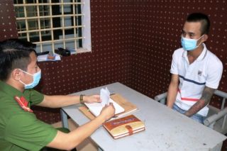 Quảng Bình: Bắt giữ đối tượng cho vay nặng lãi