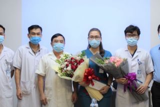 Sở Y tế Lào Cai gặp mặt 30 cán bộ y tế trước ngày lên đường hỗ trợ Bắc Giang chống dịch Covid-19