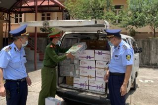 Lạng Sơn: Tạm giữ số lượng lớn đồ uống và thuốc trừ cỏ không hóa đơn, chứng từ