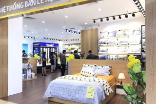 Vua Nệm chính thức xin lỗi sau ồn ào cởi trần quảng cáo trên tàu điện