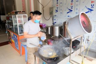 Huyện Mê Linh siết chặt công tác an toàn thực phẩm trong những tháng cuối năm 2021