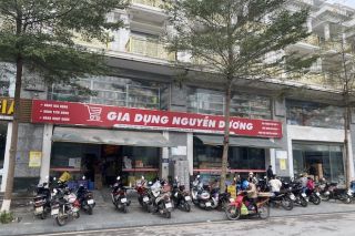 "Mục sở thị" hai tổng kho hàng gia dụng, bán đồ không tem nhãn, không rõ nguồn gốc xuất xứ tại Hà Nội