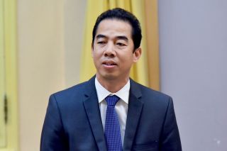 Bắt tạm giam Thứ trưởng Bộ Ngoại giao Tô Anh Dũng và 02 đồng phạm