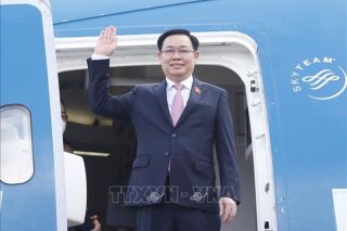 Hôm nay, ngày 15/05, Chủ tịch Quốc hội Vương Đình Huệ lên đường thăm chính thức Lào