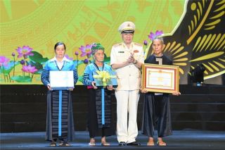 Truy tặng danh hiệu Anh hùng Lực lượng vũ trang Nhân dân cho liệt sĩ Thao Văn Súa