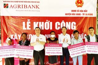 Agribank tài trợ xây tặng nhà tình nghĩa cho đồng bào dân tộc ở Hòa Bắc