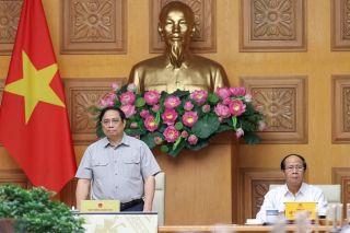 Thủ tướng chủ trì cuộc họp về ứng phó khẩn cấp với bão Noru
