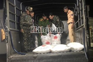 Hải quan Đồng Tháp bắt giữ vụ vận chuyển 2.550 kg đường nhập lậu