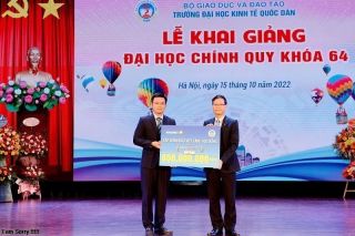 Bảo Việt trao 7 tỷ đồng học bổng cho sinh viên Đại học Kinh tế Quốc dân trong 8 năm liên tiếp